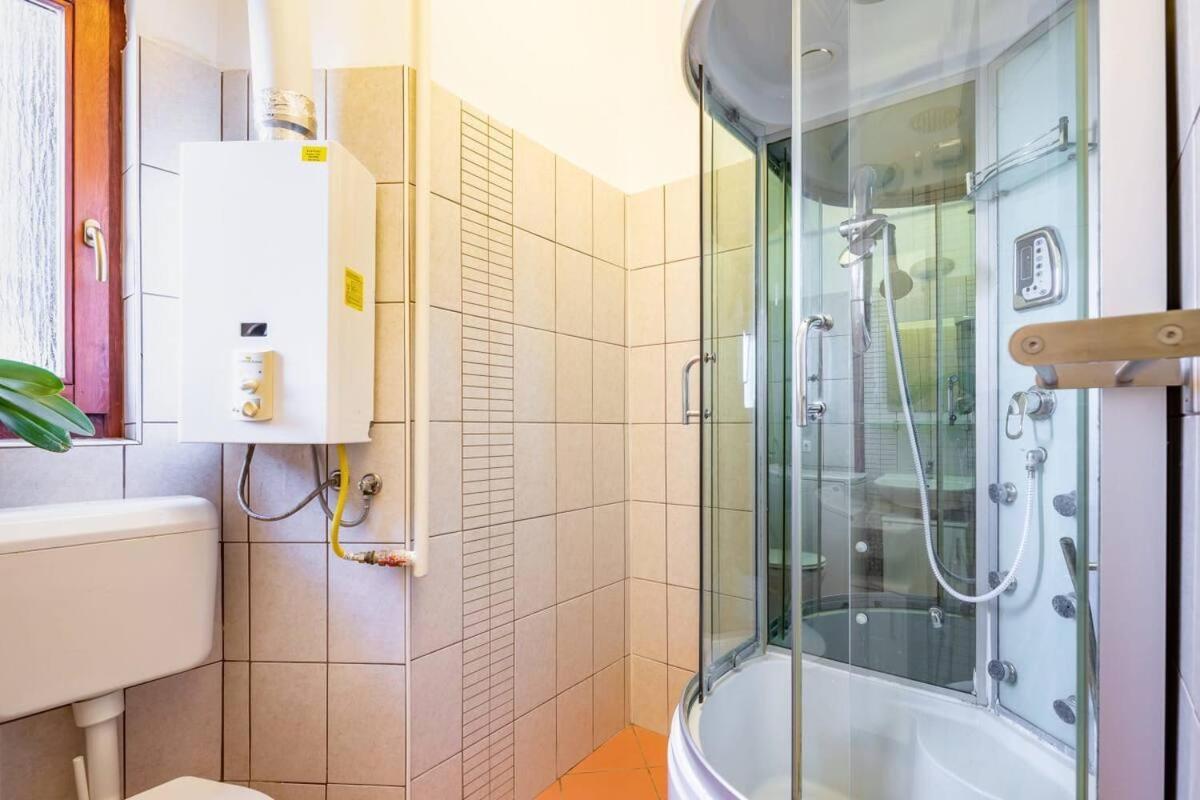 Vamhaz Boulevard Apartments Budapest Exterior photo