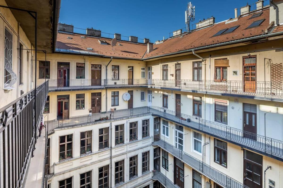 Vamhaz Boulevard Apartments Budapest Exterior photo