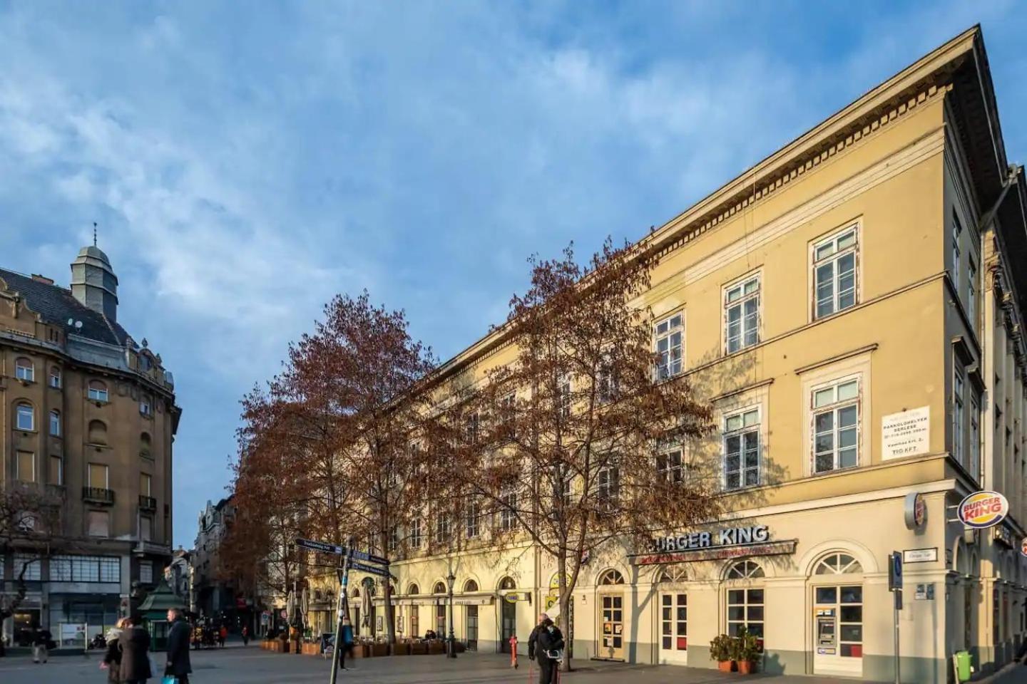 Vamhaz Boulevard Apartments Budapest Exterior photo